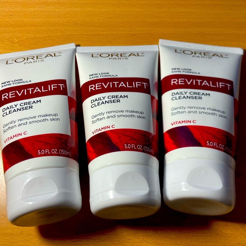 L’Oréal Revitalift Cream Cleanser